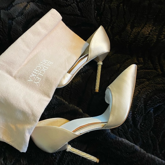 Badgley Mischka Ozara II Crystal Heel Pump - Picture 7 of 9
